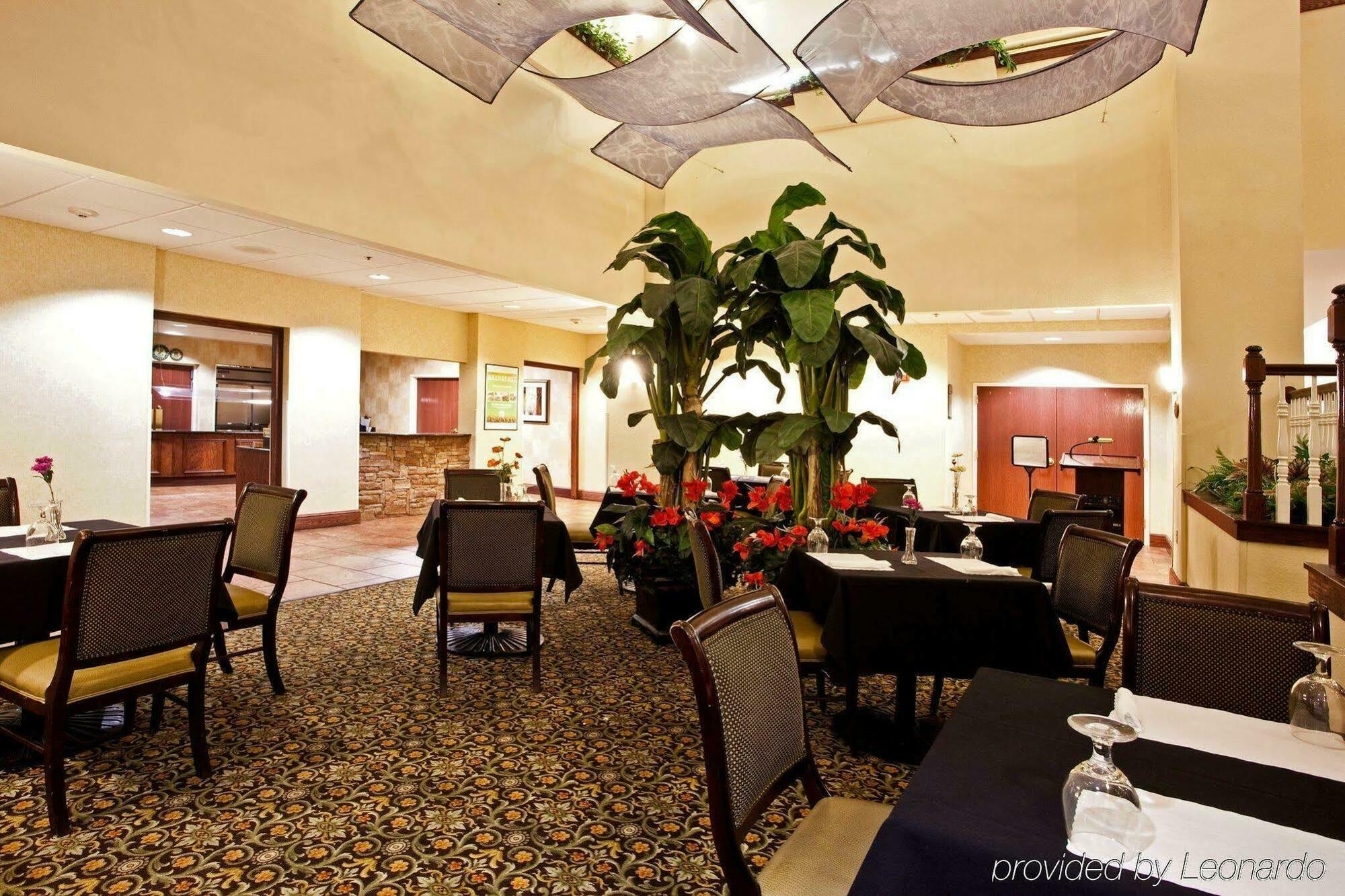 Holiday Inn Hotel & Suites Lake City By Ihg Екстер'єр фото
